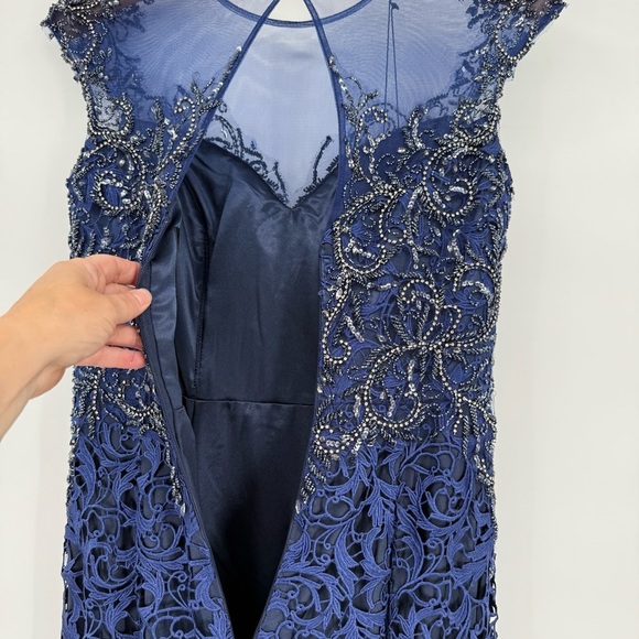 Mac Duggal Stunning Mesh Princess Beaded Lace Midnight Mermaid Maxi Gown Size 8 - Picture 16 of 17